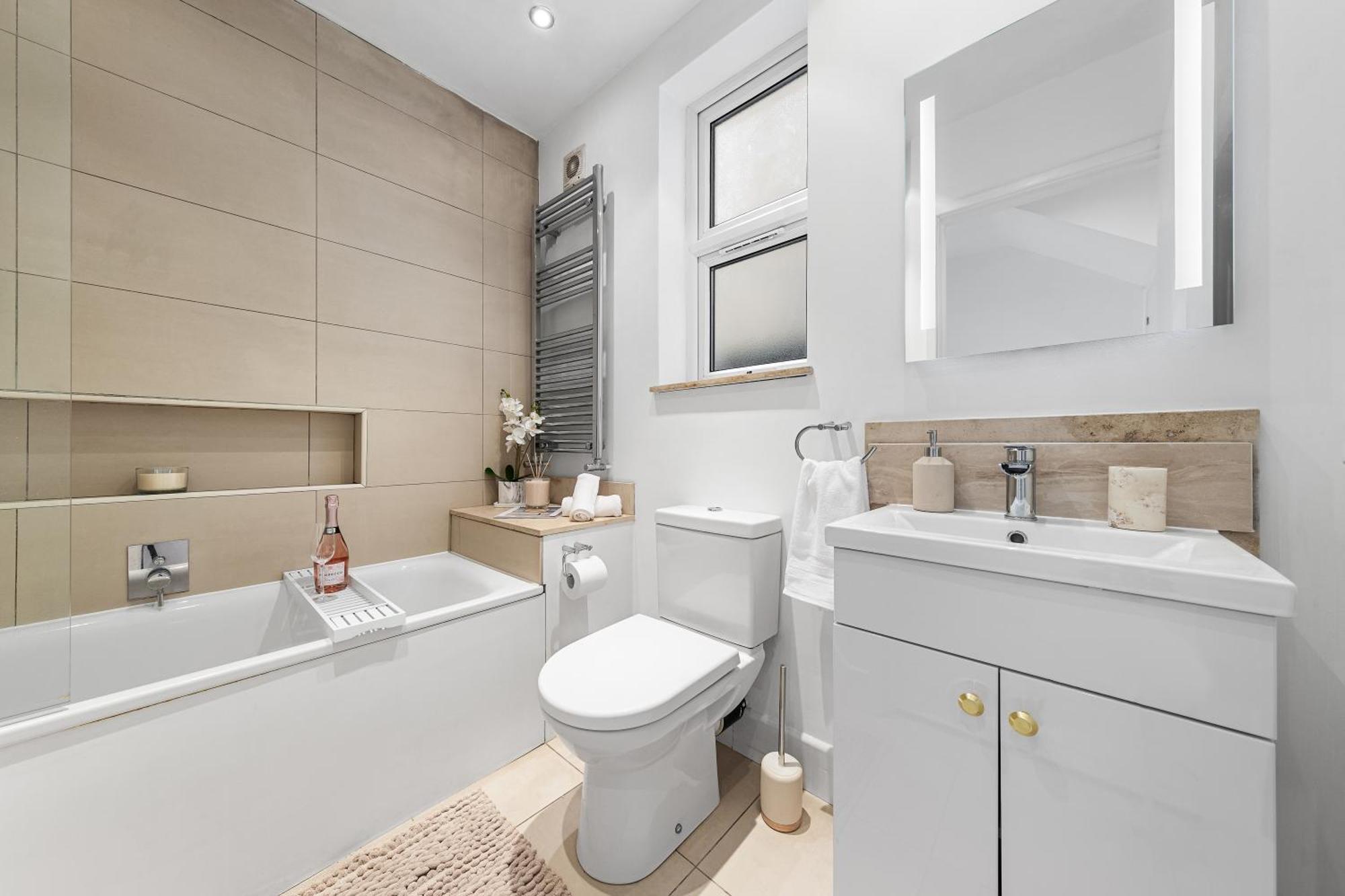 Apartment Elegant Oasis - 2 Bed - Garden - 65 Inch Tv & Netflix London