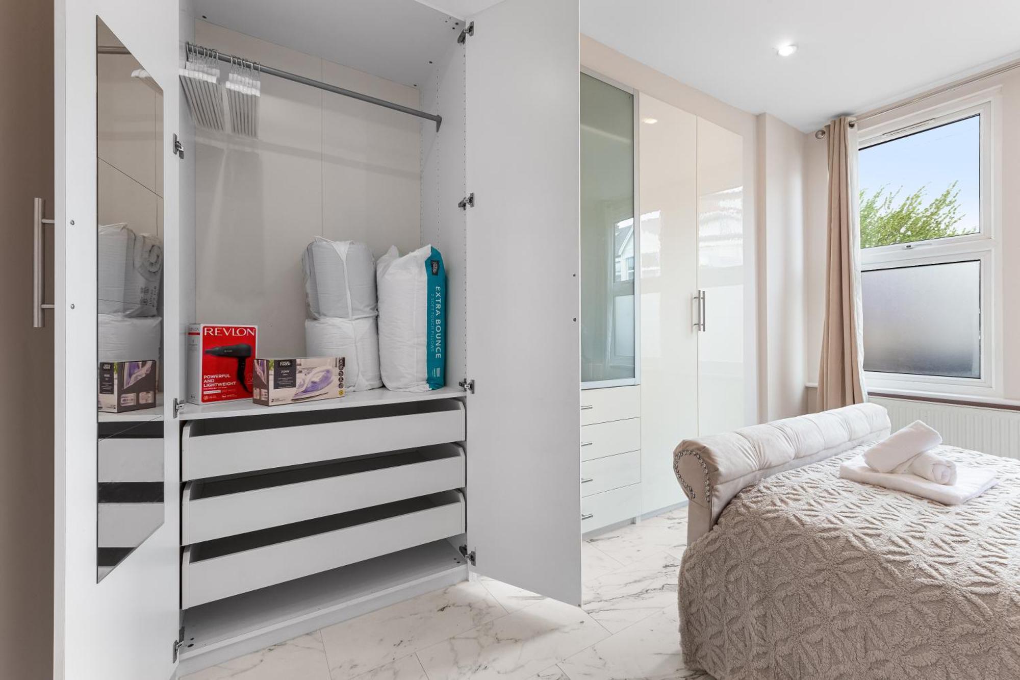 Elegant Oasis - 2 Bed - Garden - 65 Inch Tv & Netflix London